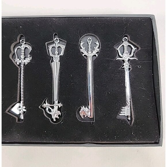 Square Enix Disney Kingdom Hearts 8 Piece 3" Keyblade Pendant Keychain Fob Set - Picture 7 of 8